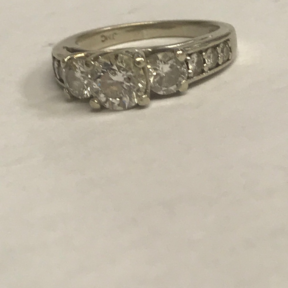 2CTTW BRILLIANT CUT RING - Picture 8 of 8